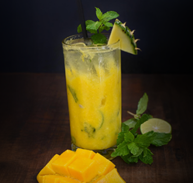  Mango & Pineapple Mojito 